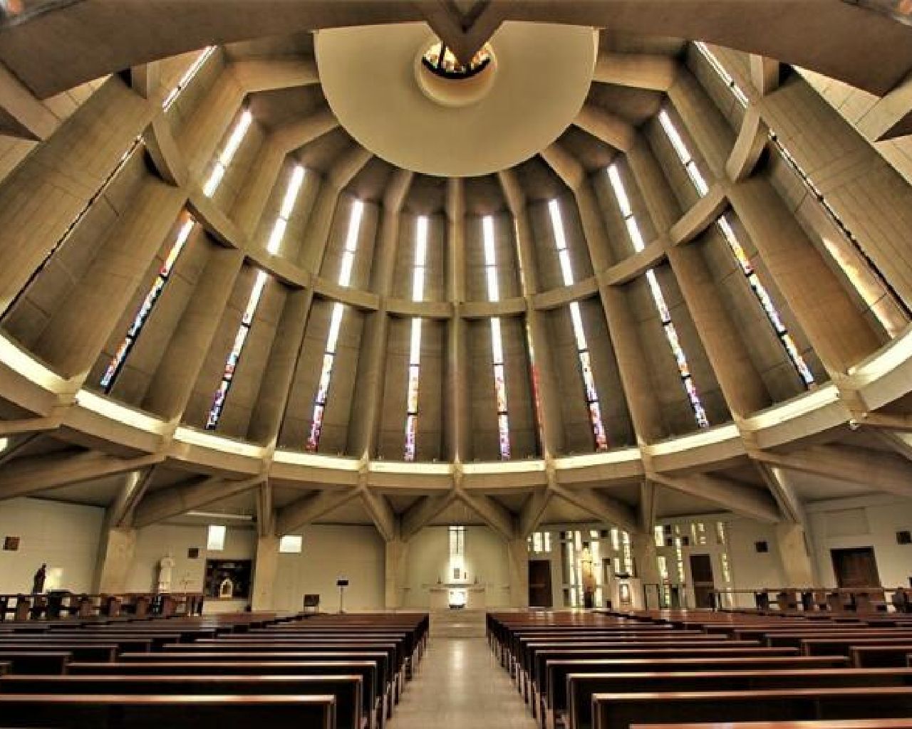 Entdeckung 2glise notre Dame de la Salette bei Paris POIs SityTrail