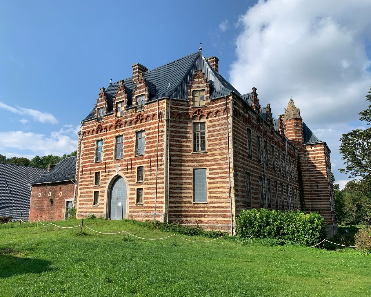 Randonnée Marche à Heers Le château de Heers SityTrail