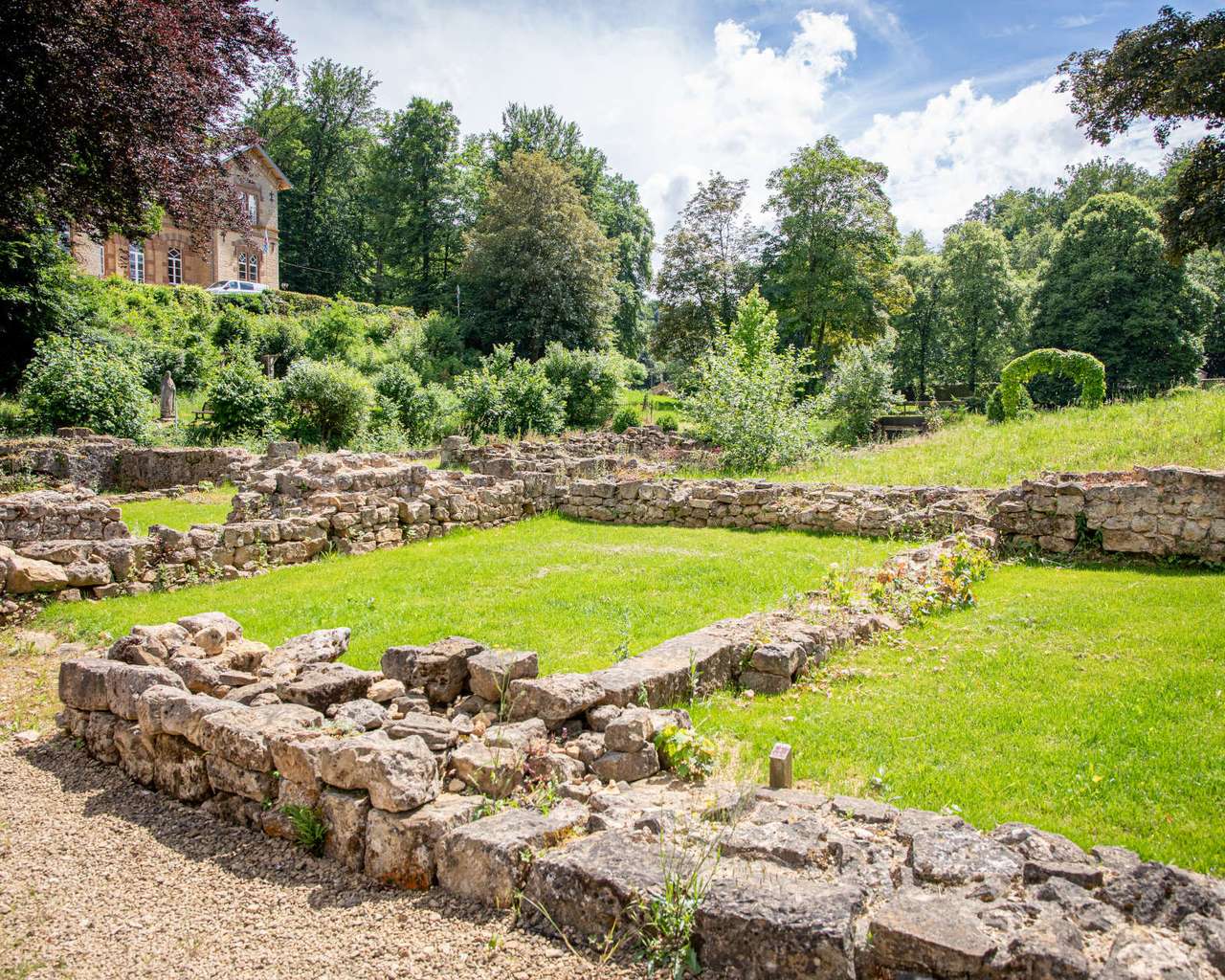 Randonnée A pied à Arlon Clairefontaine Le plateau de la sorcière