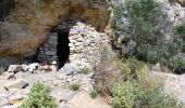 Tocht Stappen Allauch - Le sentier des chasseurs - Vieux cimetière d’Allauch, ND du château, Tête Rouge, Source du chien, Escaouprés, Source du Pitchoun - Carlevan  - Photo 4