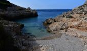 Randonnée Marche Saint-Cyr-sur-Mer - Port de la Madrague - Pointes Fauconnière, des 3 Fours, du Défends, des Termes et des Engraviers - Bandol - Photo 5