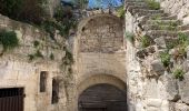 Randonnée Marche Les Baux-de-Provence - Huilerie, Vin, les baux de Provence, avec Château - Photo 7