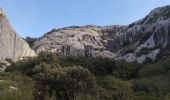 Trail Walking Maussane-les-Alpilles - le cirque du grimpeur solitaire  - Photo 2