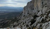Trail Walking Vauvenargues - La Croix de Provence - Photo 1