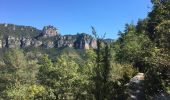 Tour Wandern Mostuéjouls - Causse de Sauveterre - Villages semi-troglodytes de St Marcellin et des Eglazines. - Photo 1