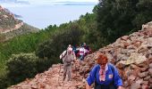 Trail Walking Saint-Raphaël - La grotte Chapelle Saint Honorat - Photo 9