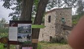 Tocht Stappen Perrier - Perrier, les grottes troglodytes - Photo 1