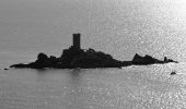 Tocht Stappen Saint-Raphaël - Carrefour Peïre Sarade - Tour de Guet - Carrière - Menhir - Les Férrières - Plage du Débarquement - Photo 4