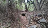 Excursión Senderismo Le Revest-les-Eaux - Boucle: La ripelle - Source de la ripelle - Le Chateau de Tourris - Les grottes de sable - La carrière aux fourmis - Les puits renovés de M. Lambicchi - Les ruines des Olivières - La ferme de la Touravelle - à Le Revest-les-Eaux - Photo 2