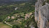 Excursión Senderismo Lioux - les falaises de la madeleine par Lioux - Photo 2