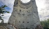 Trail Walking Sint-Truiden - Les ruines de la tour du château-fort de Brustem - Photo 1