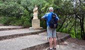 Excursión Senderismo Cotignac - SityTrail - Notre Dame de Grace - Chapelle St Bernard - Monastere St Joseph - Chapelle St Martin - Le Poucet - Habitat troglodyte - Le village  - Photo 6