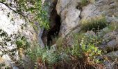 Trail Walking Le Revest-les-Eaux - Grottes de la Ripelle Mt Combe - Photo 4