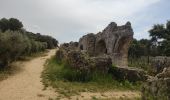 Trail Walking Fontvieille - Fontvielle - Aqueduc et Moulins - Photo 2