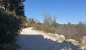 Randonnée Marche Les Baux-de-Provence - Balade Les Baux en Pvce - Photo 2