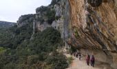 Trail Walking Vallon-Pont-d'Arc - grotte louoi et derocd - Photo 2