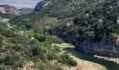 Trail Walking Poulx - Poulx la Baume par balcon et ruisseau - Photo 3