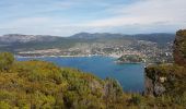 Tour Wandern Cassis - Calanques Cap Canaille : Les Crêtes Grande arche - Photo 2