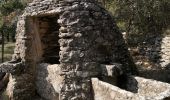 Randonnée Marche Gordes - Moulin troglodyte de Gordes - Photo 2