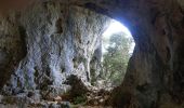 Trail Walking Vallon-Pont-d'Arc - grotte louoi et derocd - Photo 3