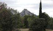 Randonnée Marche Eygalières - PF-Eygalières - Le refuge de Jean Moulin - Photo 2