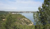 Tour Wandern Saint-Mitre-les-Remparts - PF-Saint-Mitre-les-Remparts - Le Balcon du Caderaou - Photo 6