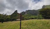 Trail Walking Chambon-sur-Lac - Moineaux cascade de la Biche - Photo 1