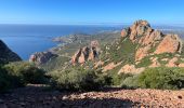 Excursión Senderismo Saint-Raphaël - Corniche cap roux 2 - Photo 13