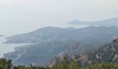 Trail Walking Saint-Raphaël - Pic roux grotte de sainte Baume - Photo 13