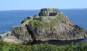 Tour Wandern Plougonvelin - De la Pointe St Mathieu au Fort de Bertheaume - Photo 1