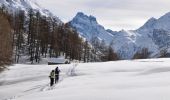 Percorso Racchette da neve Château-Ville-Vieille - La Demoiselle Coiffée au dessus de Ville Vieille - Photo 1