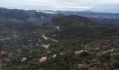 Tour Wandern La Garde-Freinet - La Garde Freinet, son Fort, la Croix des Maures, Roches Blanches - Photo 2