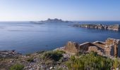 Trail Walking Marseille - La Roche Percée de la Mounine, ruines et reconnaissance - Photo 1