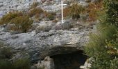 Trail Walking Caussols - Plateau de Calern - Grottes et chapelle souterraine - Photo 1