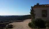 Tour Wandern Les Baux-de-Provence - les baux - Photo 2