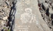 Tour Wandern Aubagne - les pierres gravées par le sentier des scolopendres - Photo 2