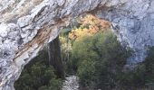 Randonnée Marche Saint-Rémy-de-Provence - le rocher des deux trous - Photo 19