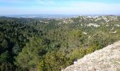 Randonnée Marche Les Baux-de-Provence - Le tour des Baux de Provence - Photo 4