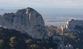 Tour Wandern Saint-Rémy-de-Provence - st Rémy lac peiroou rocher troués massif des caumes - Photo 8