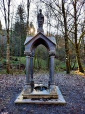 Punto de interés Bièvre - La fontaine miraculeuse de Saint-Furcy - Photo 1