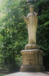 Point d'intérêt Beauraing - Statue de la vierge - Photo 1