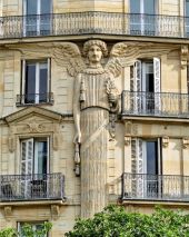 Punto de interés París - Grande Cariatide, sur immeuble - Photo 1