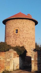 Punto di interesse Ouches - Ancienne tour du château - Photo 1