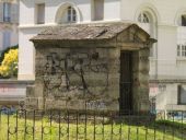 Punto di interesse Parigi - Regard XXV de l'aqueduc Médicis(évoque le tombeau de Cyrus, en Iran) - Photo 1