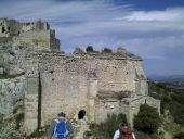 Point d'intérêt Eyguières - Ruines Chateau Reine Jeanne - Photo 1