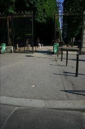 Punto de interés París - rue Auguste Comte, à l'entrée du jardin (1) - Photo 1