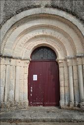 Point d'intérêt Criteuil-la-Magdeleine - L'église de Criteuil, un ancien temple de la Raison - Photo 1