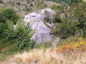 Punto de interés La Roche-des-Arnauds - Bloc erratique de la Condamine - Photo 1