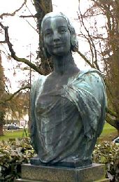 Punto di interesse Court-Saint-Étienne - Buste de la reine Astrid - Photo 1
