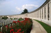 Point of interest Zonnebeke - Tyne Cot Cemetery - Photo 1